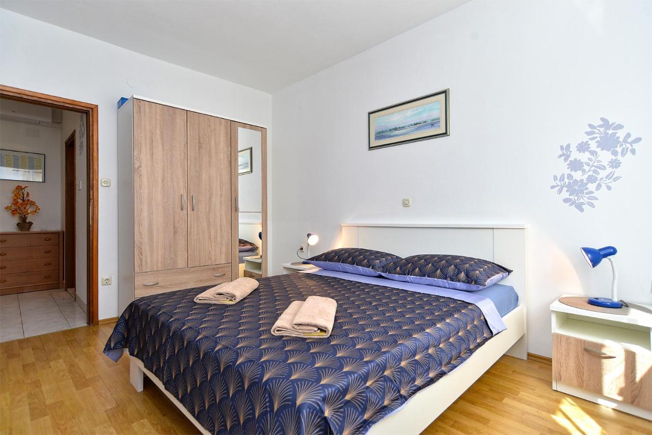 Apartments Milka 2074 Poreč Exteriör bild
