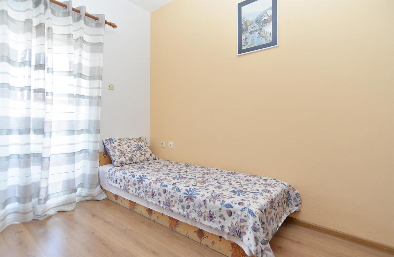 Apartments Milka 2074 Poreč Exteriör bild