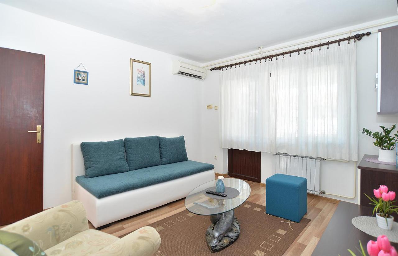Apartments Milka 2074 Poreč Exteriör bild
