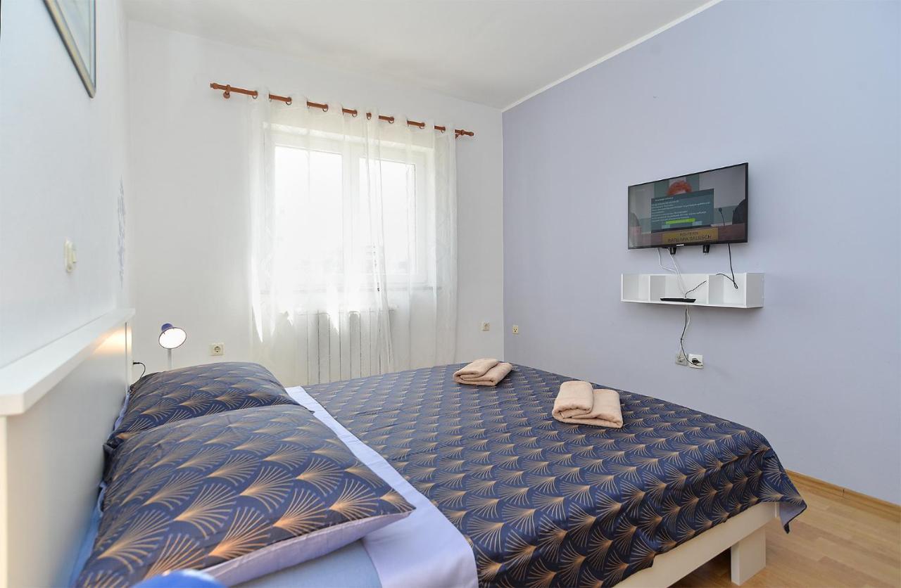 Apartments Milka 2074 Poreč Exteriör bild