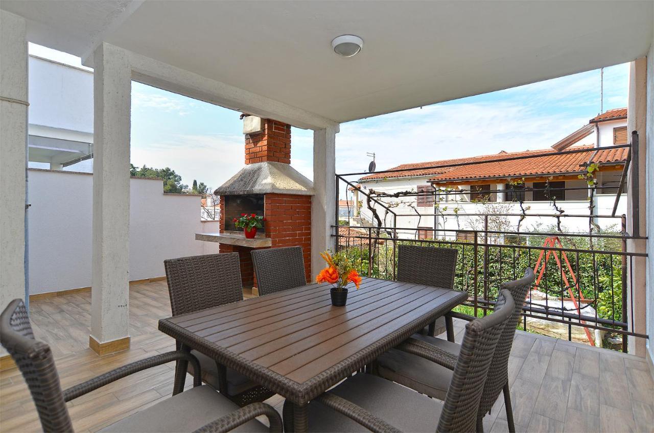 Apartments Milka 2074 Poreč Exteriör bild