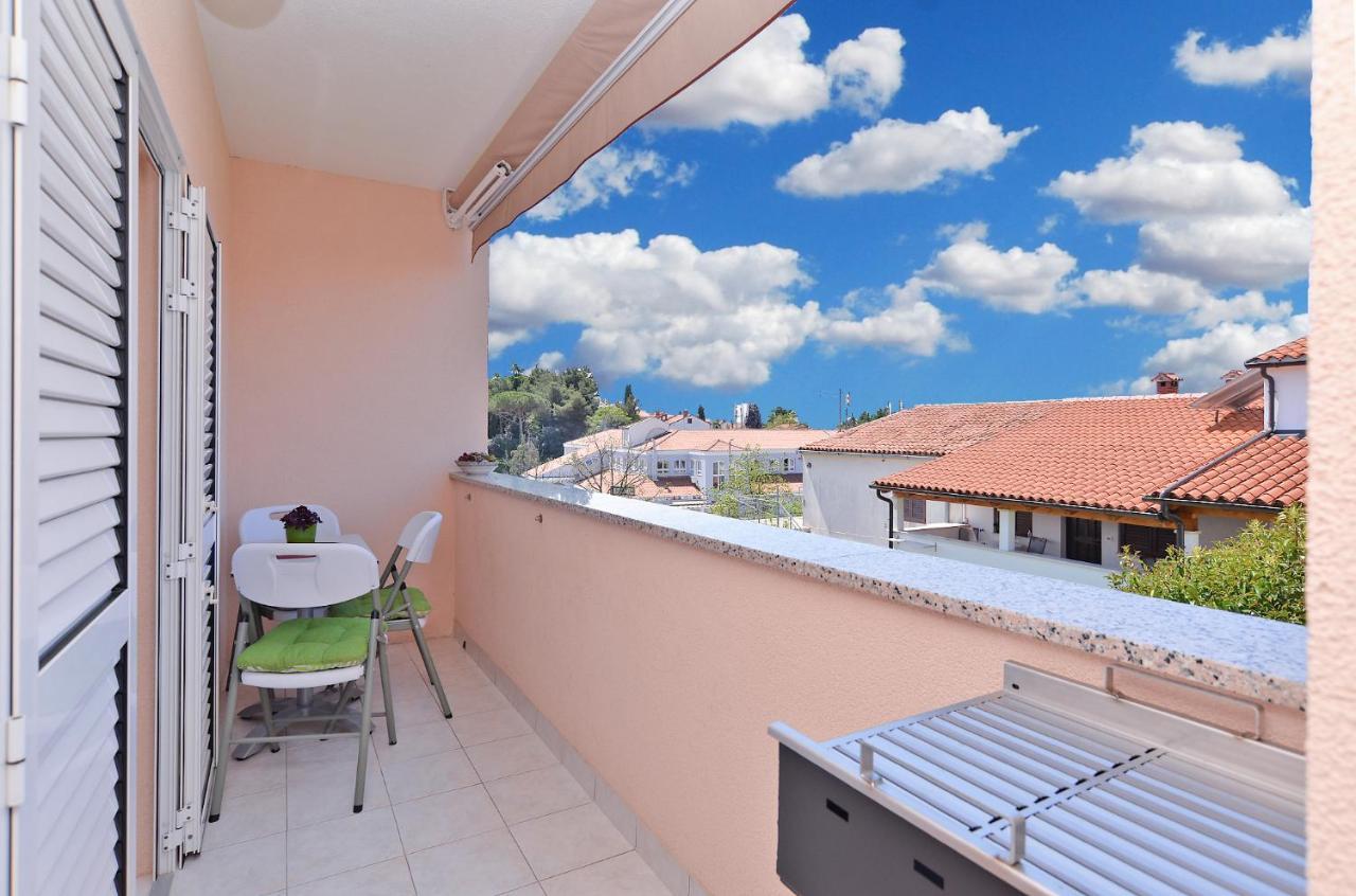 Apartments Milka 2074 Poreč Exteriör bild